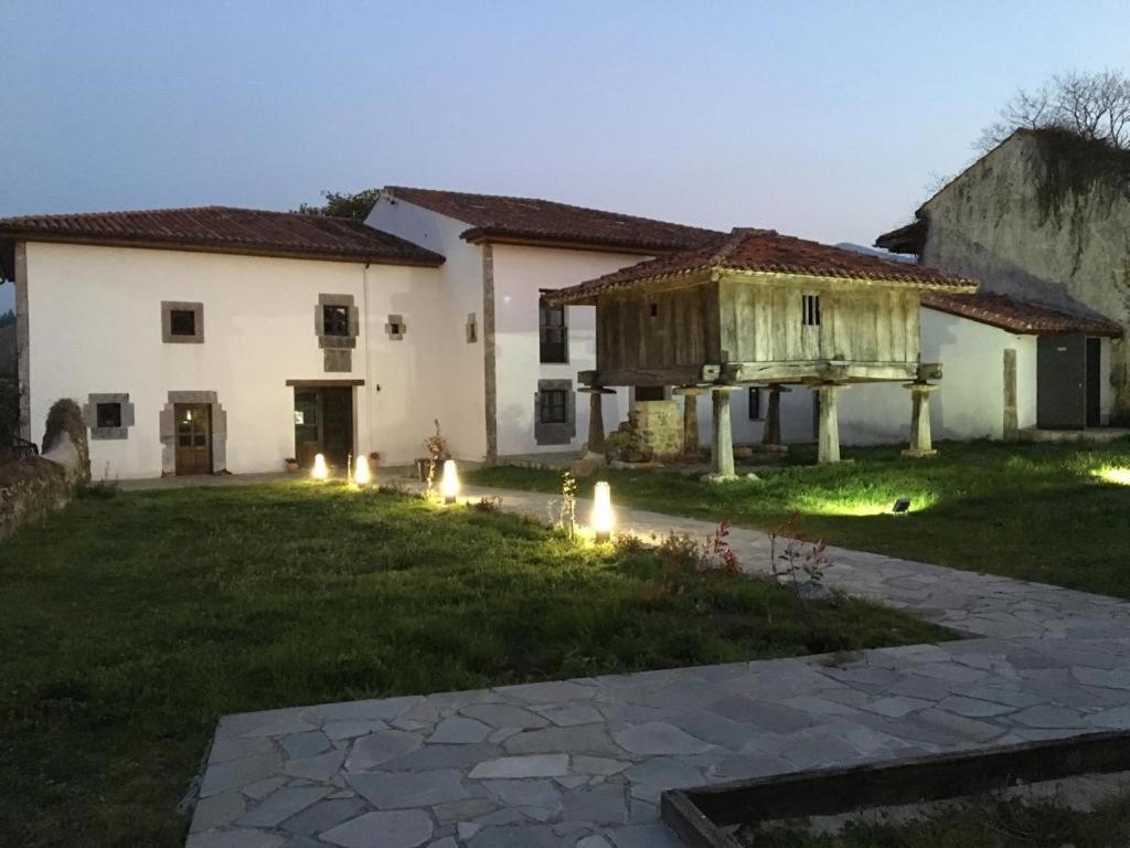 בית הארחה Villanueva de Pria 	La Ribera De Pria מראה חיצוני תמונה