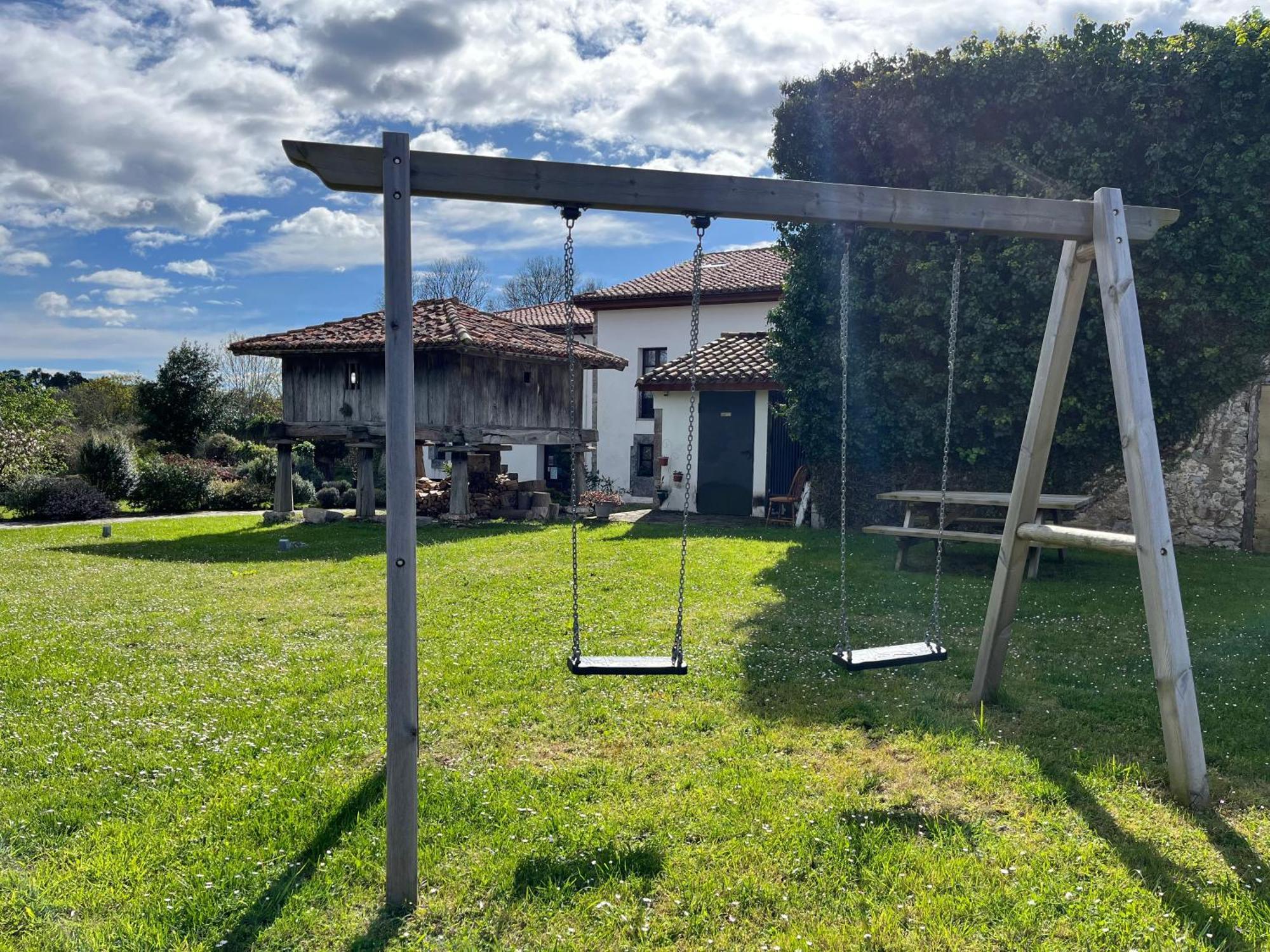 בית הארחה Villanueva de Pria 	La Ribera De Pria מראה חיצוני תמונה